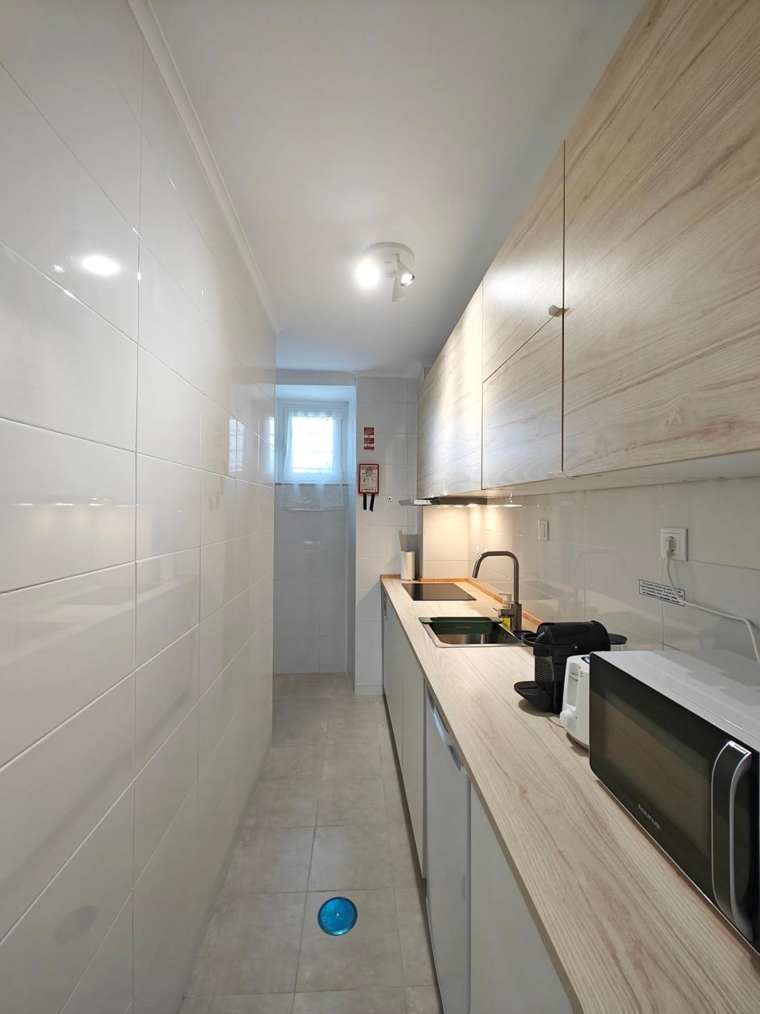 Apartment Carnide 1913 E - 1br *